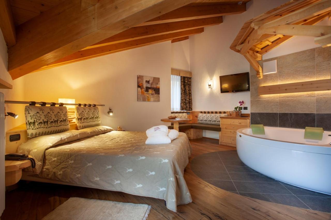 Suite Spa Bath,1742730625:JPEG