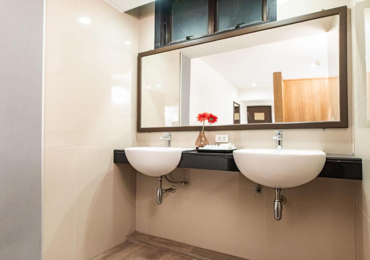 Habitación Triple Clásica sin ventanas