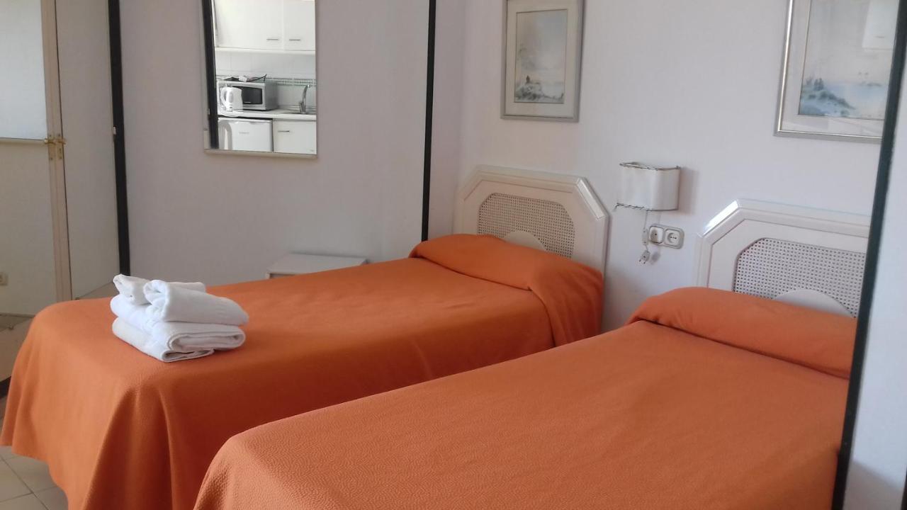 Estudio con balcón