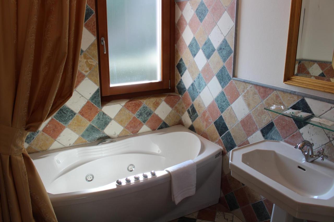 Junior Suite mit Balkon und Seeblick