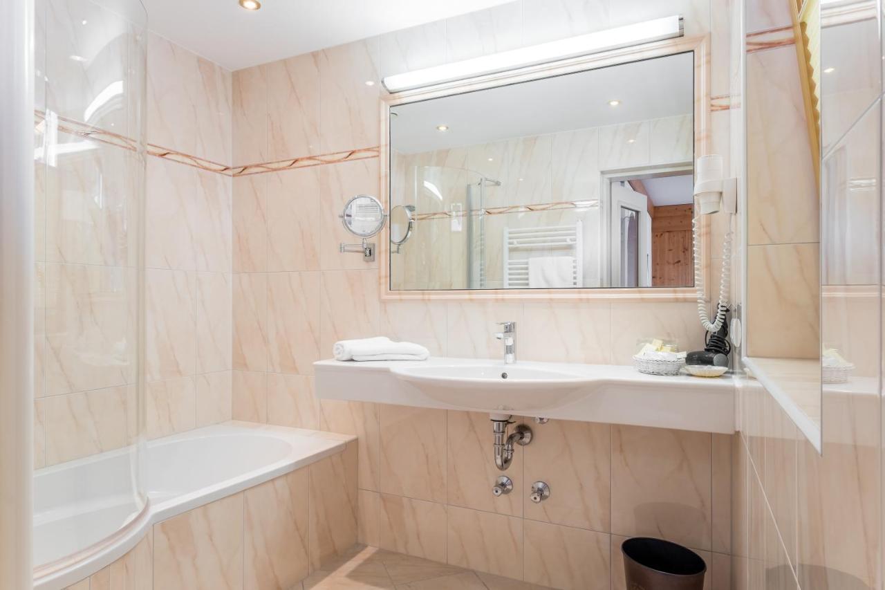 Standard Double Room,742923271:JPEG