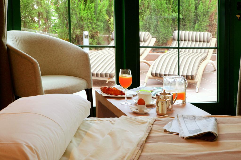 Standard Double or Twin Room,633307608:JPEG