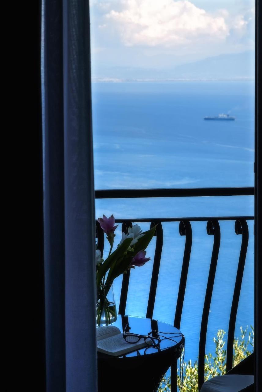 Deluxe Large Double Room Sea View,744745411:JPEG