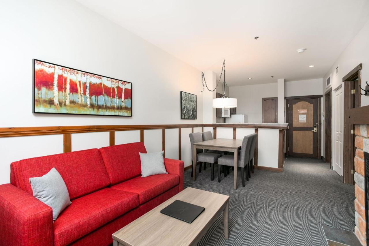 One-Bedroom Suite,747396857:JPEG