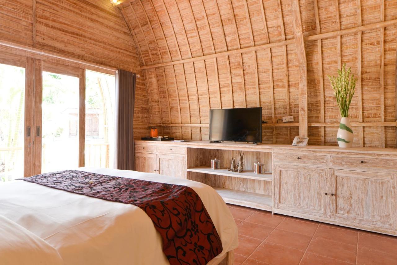 One-Bedroom Bungalow with Pool Access and Garden View