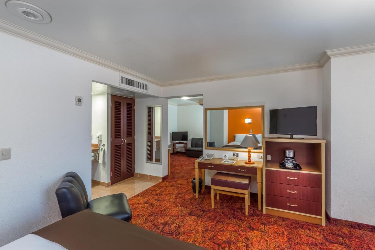 King Room - Non-Smoking