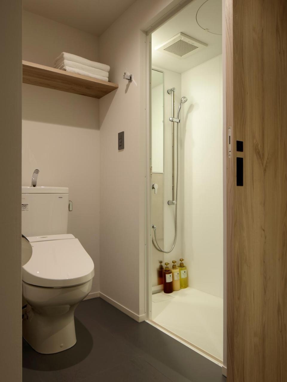 Camera Doppia con Doccia e Toilette Private