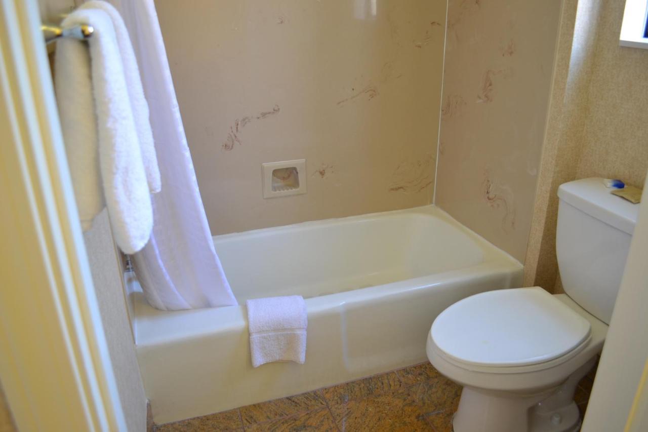 Standard Queen Room,750458651:JPEG