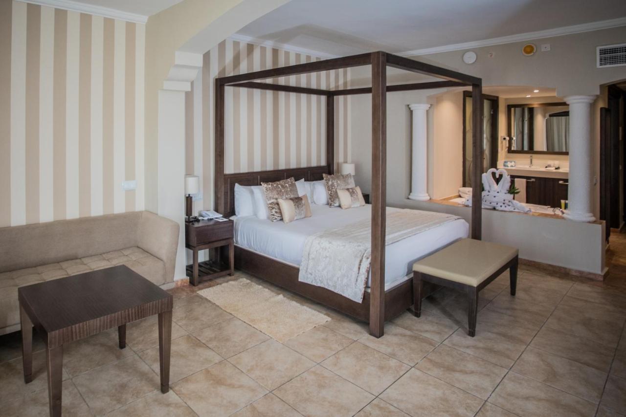 Suite Júnior Colonial Clube com Vista Mar e Acesso Wi-Fi Gratuito - Apenas Adultos (+18 Anos)
