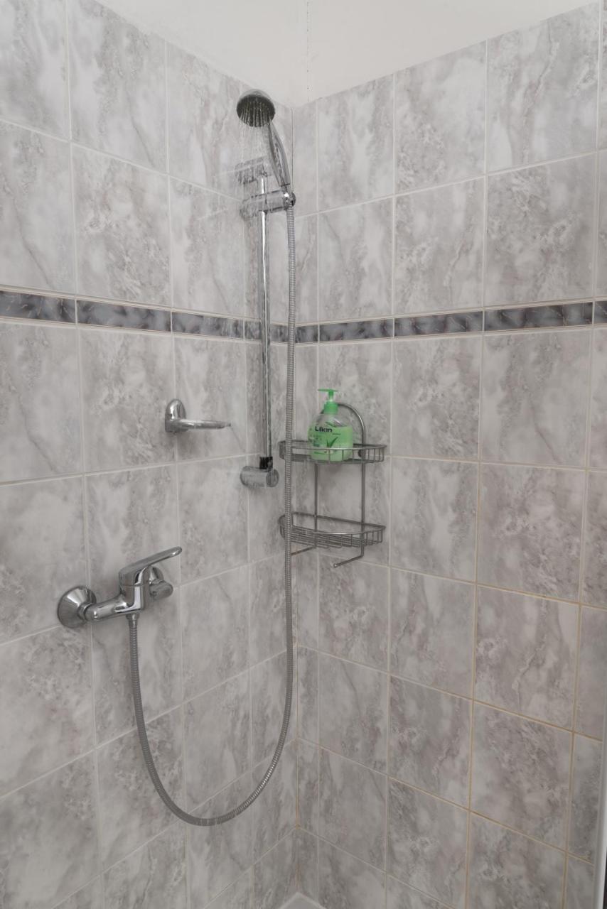 Triple Room Shower,762089647:JPEG