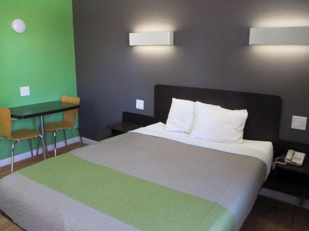 Queen Room - Disability Access - Roll in Shower,753523738:JPEG