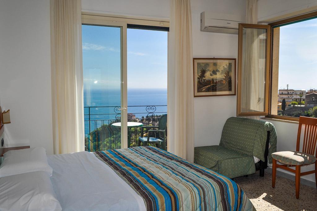 Chambre Double ou Lits Jumeaux avec Balcon - Vue sur Mer