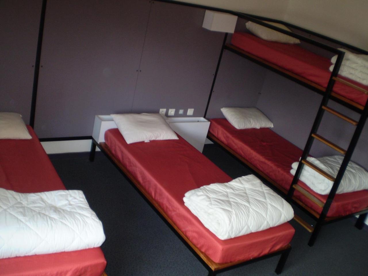 Lit Simple dans Dortoir de 4 Lits