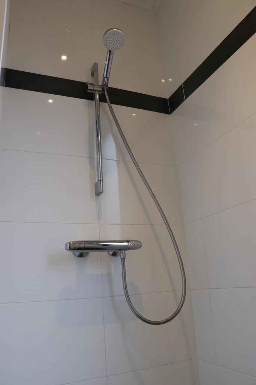 Eenpersoonskamer met Gedeelde Badkamer