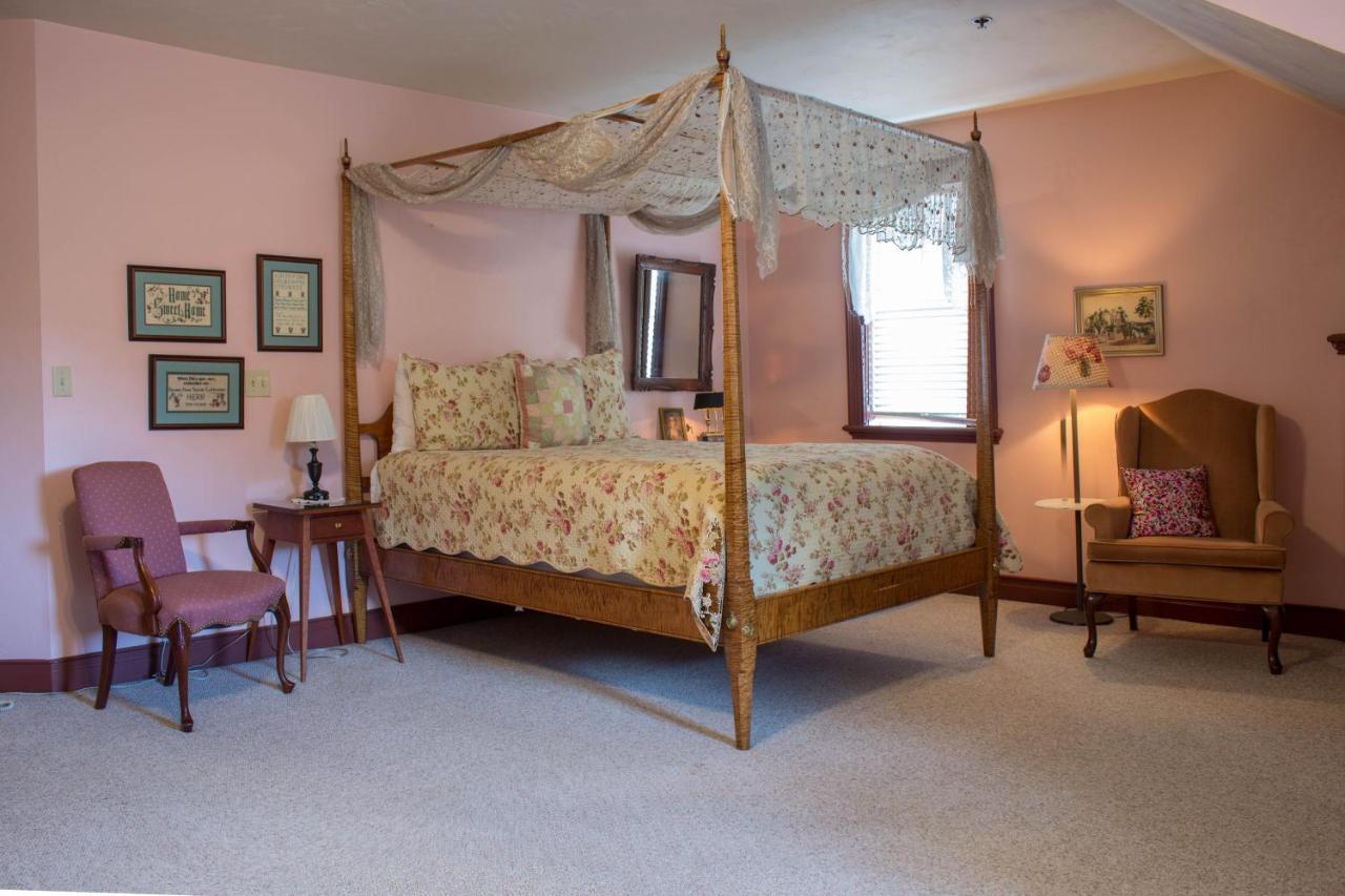 Queen Room