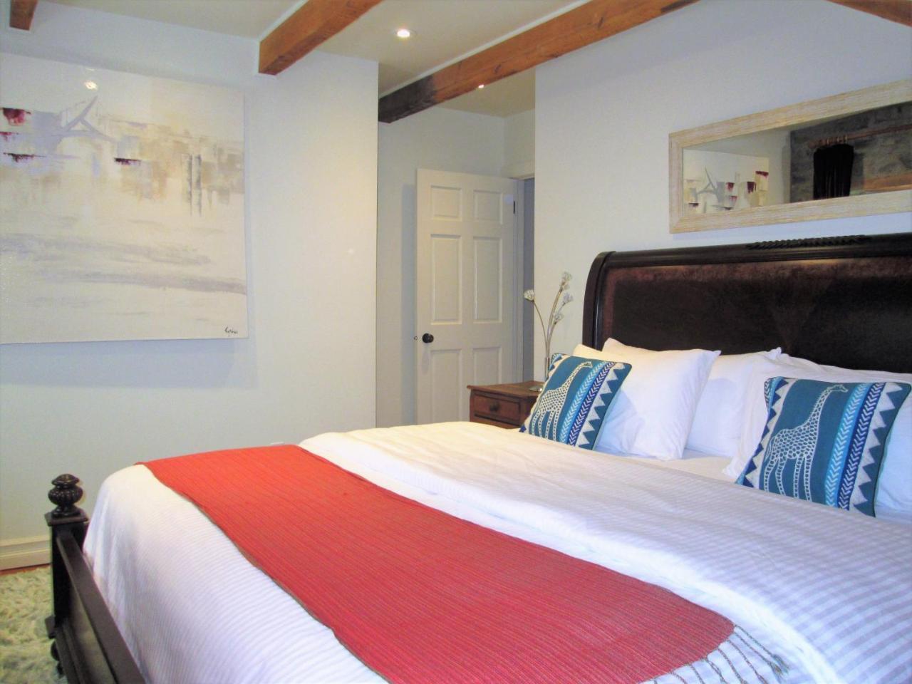 One-Bedroom Grand Suite
