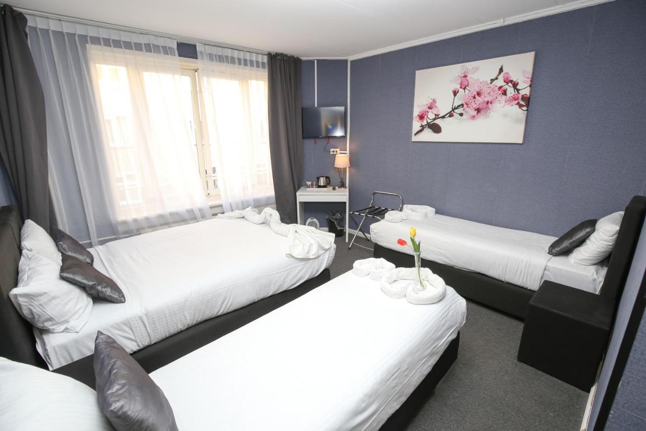 Vierbettzimmer mit eigenem Bad