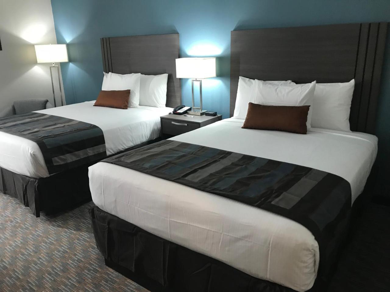 Zimmer mit 2 Queensize-Betten