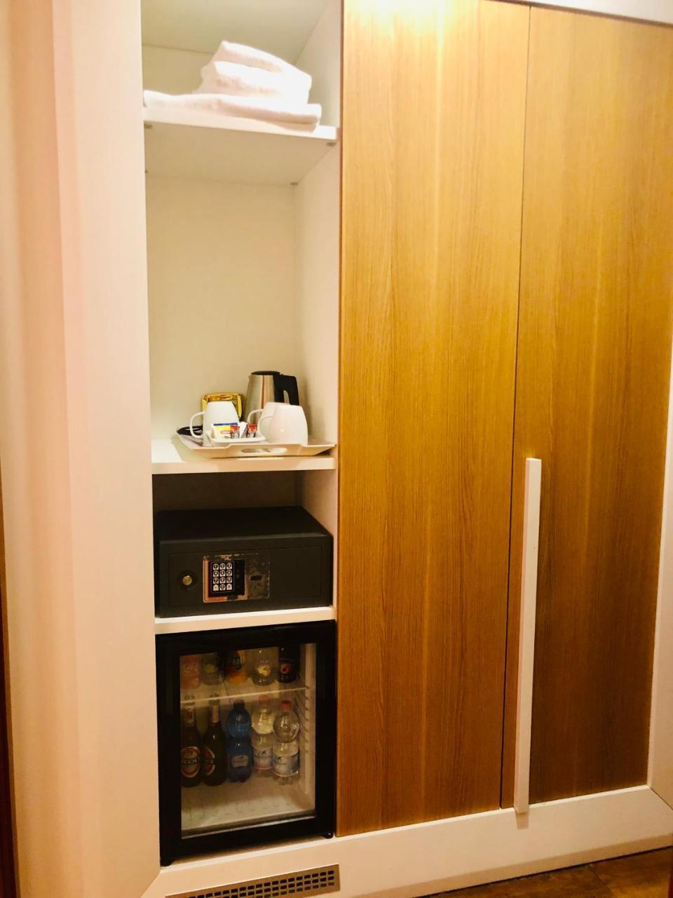 Quarto com 2 Camas de Solteiro