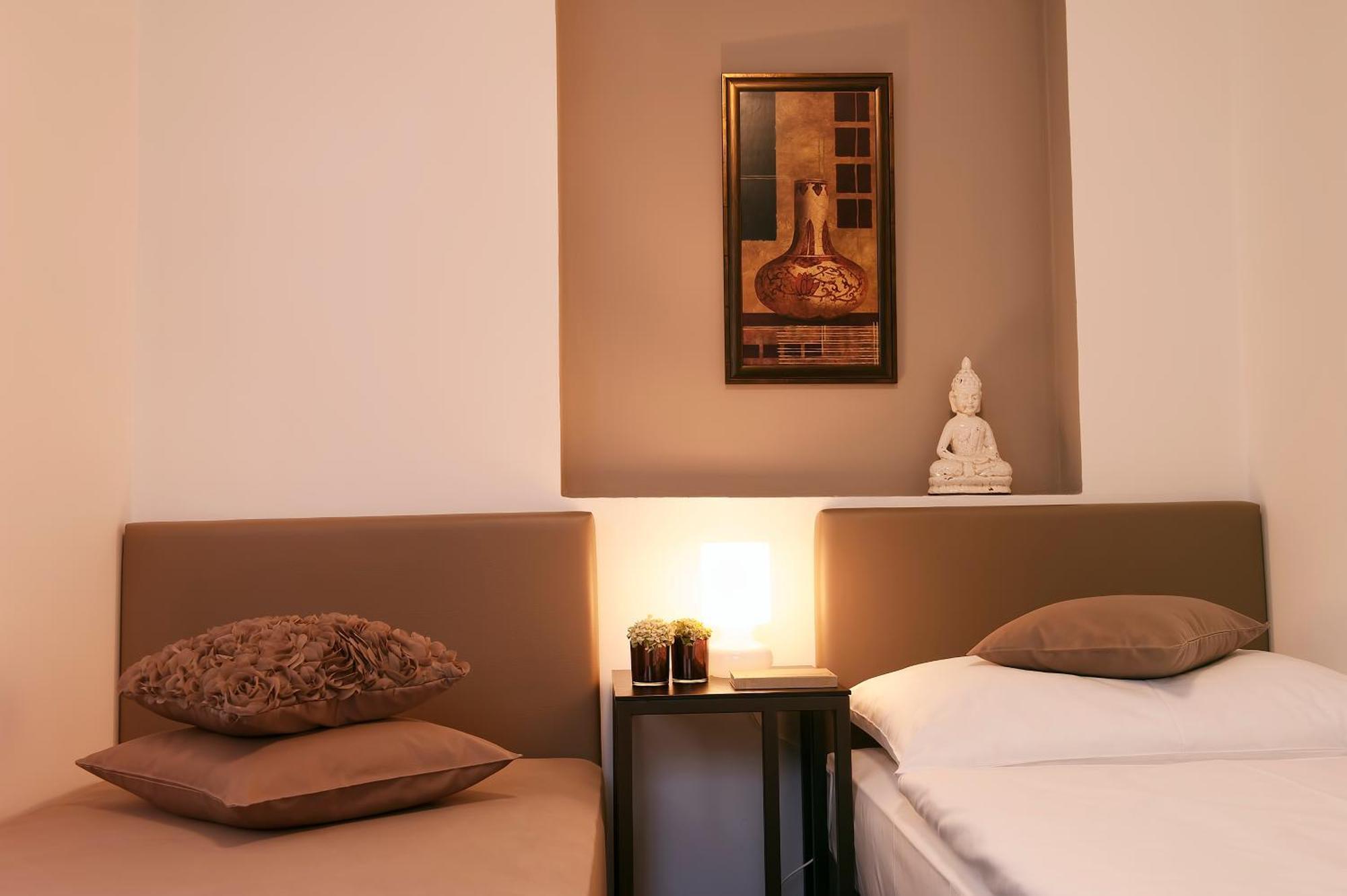 Zweibettzimmer Purple mit eigenem Bad
