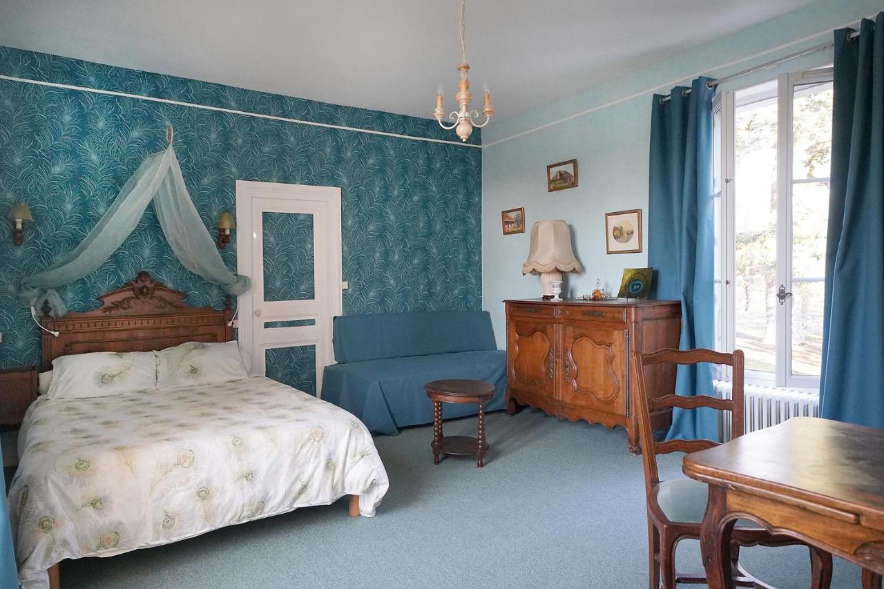 Chambre Lit Queen-Size Exécutive avec Salle de Bains Privative - Vue sur Ville