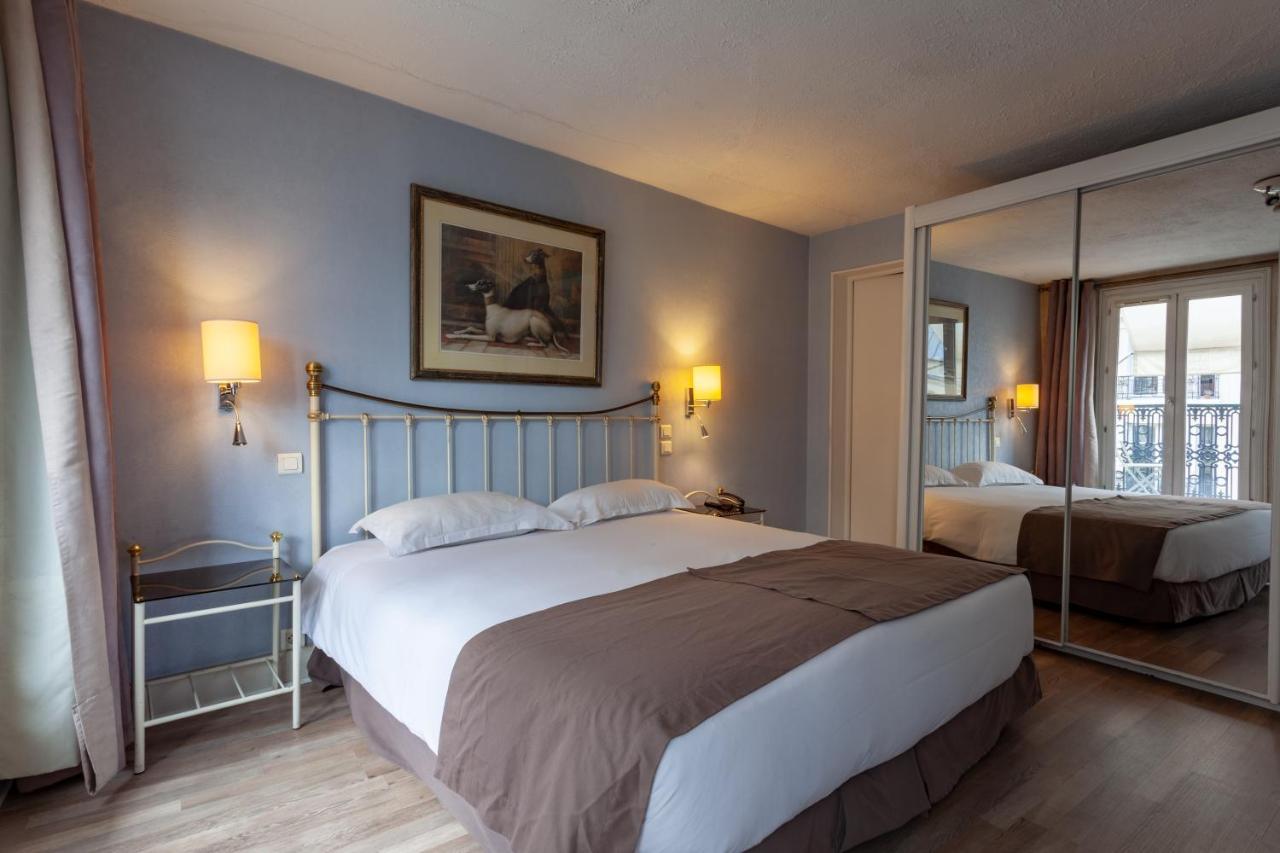 Quarto Deluxe com Cama de Casal ou 2 de Solteiro