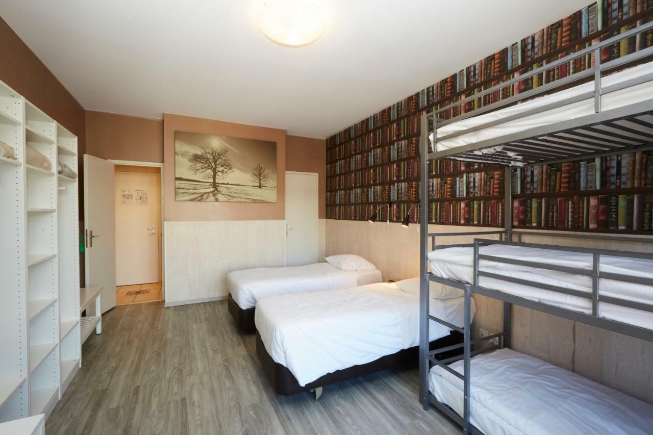 Habitación grande con capacidad para cinco personas