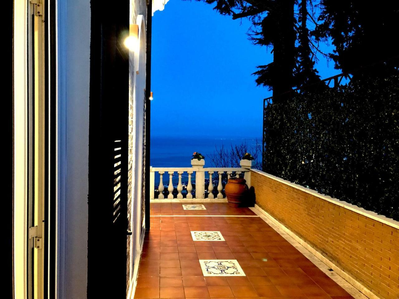 Camera Matrimoniale Deluxe con Vista Mare Laterale