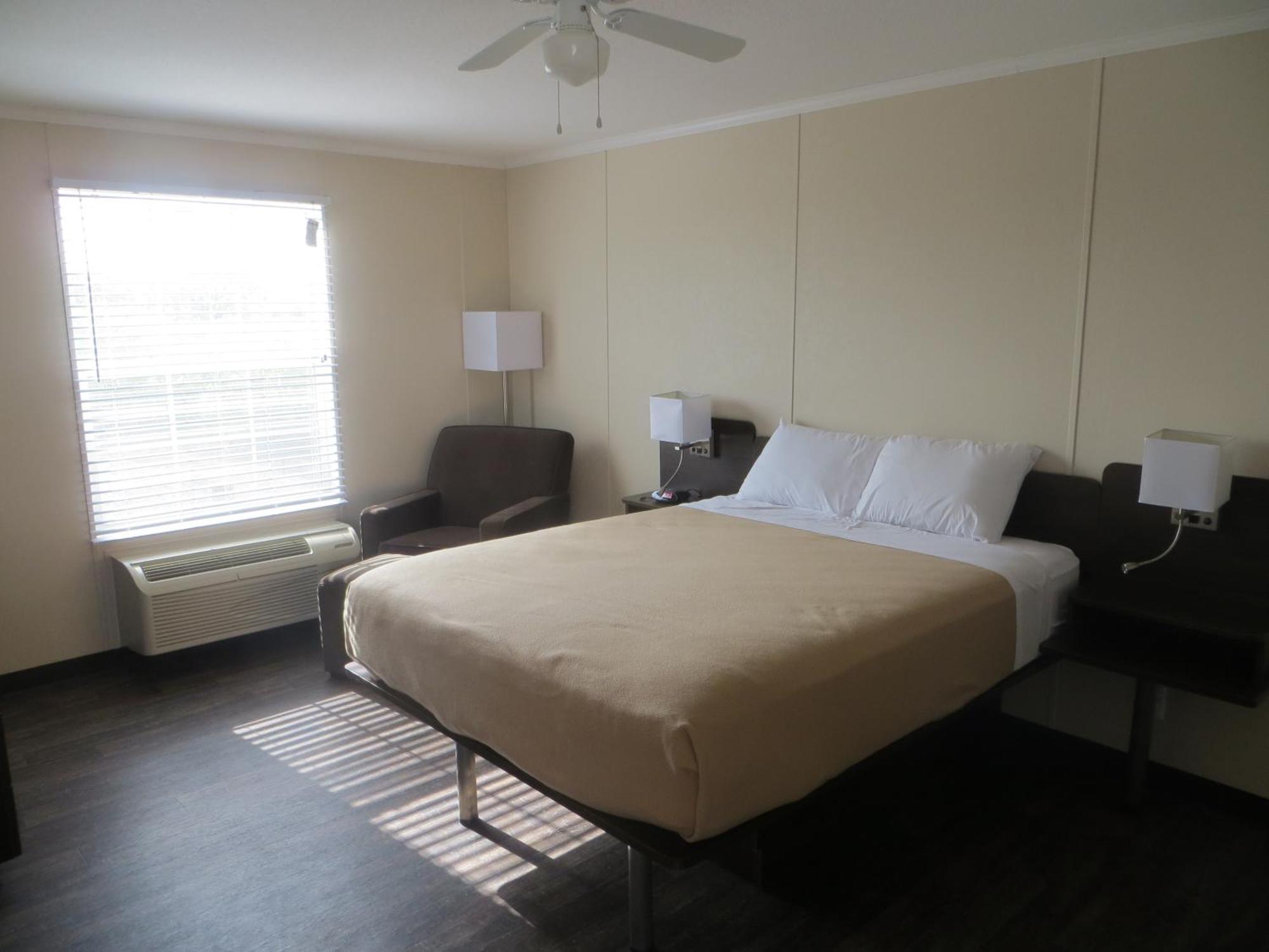 Queen Room,1718276690:JPEG