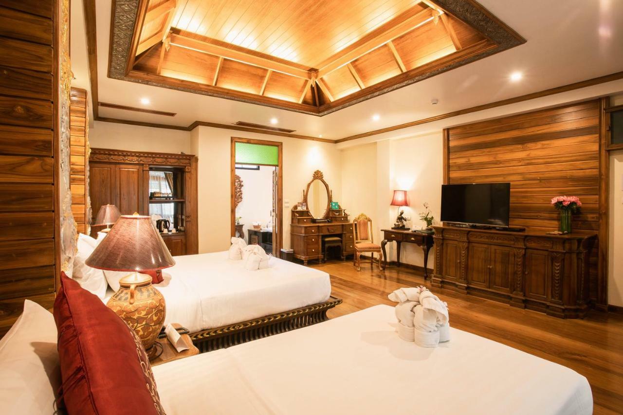 Chambre Triple Supérieure avec Baignoire Spa