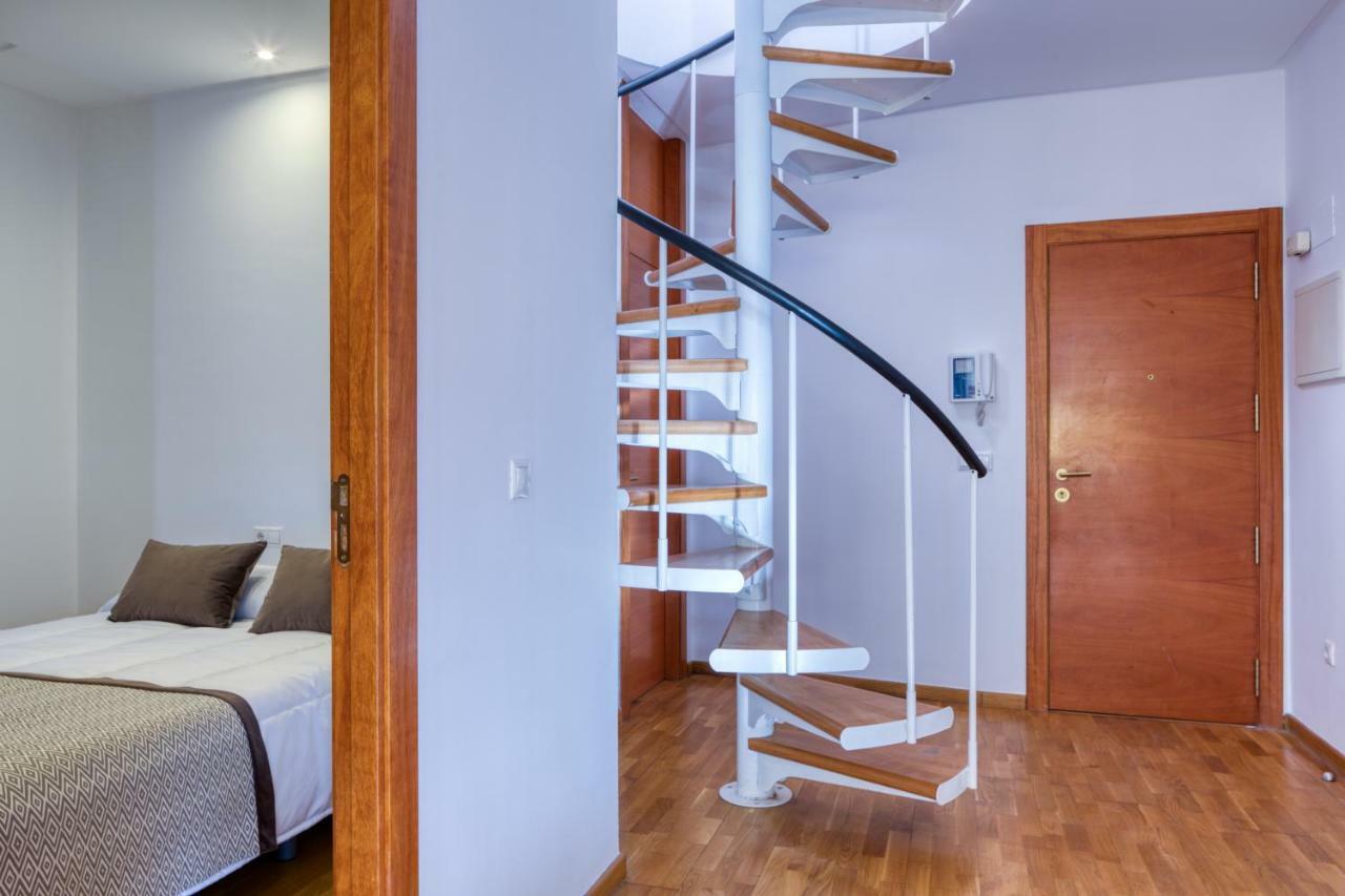 Penthouse Split Level Terrace,784256445:JPEG