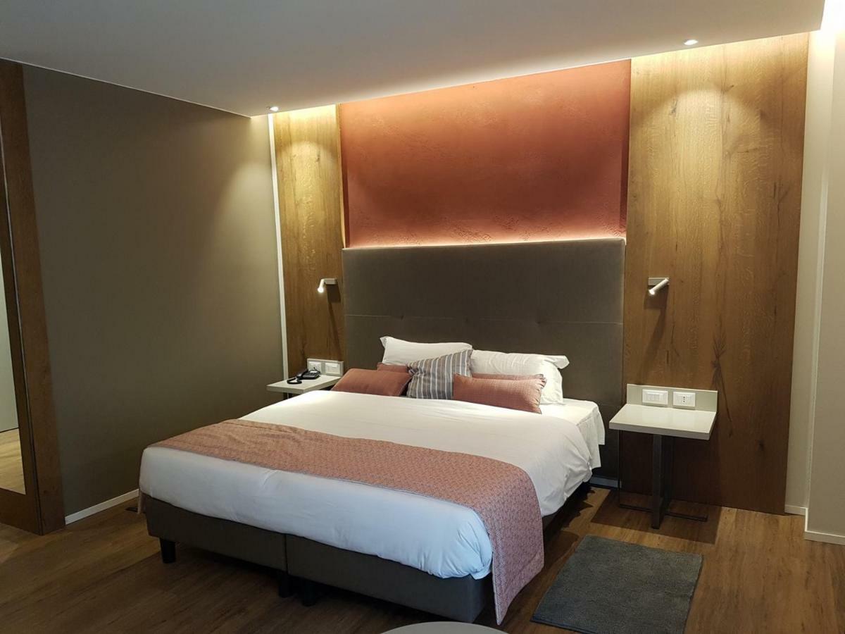 Superior Single Room,786660810:JPEG