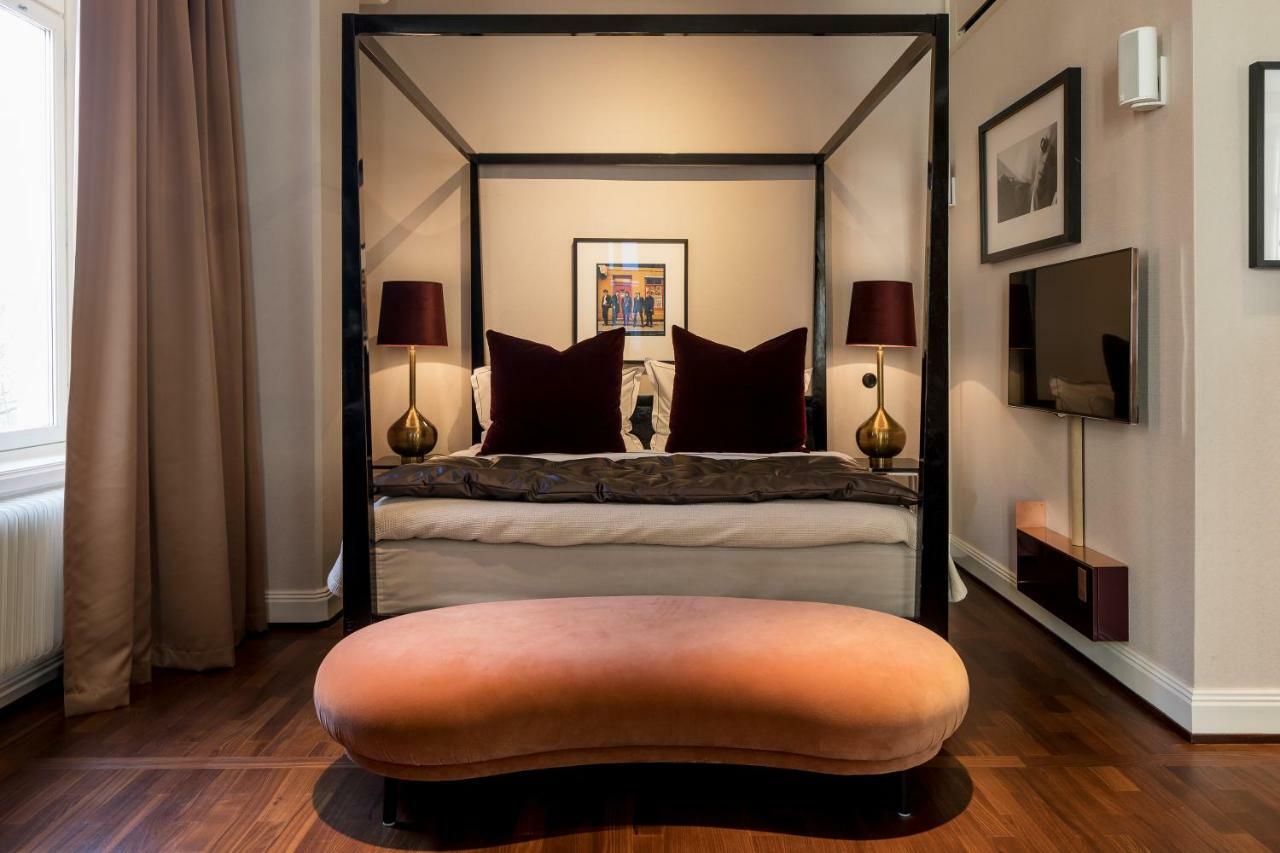 Grote Kamer met Kingsize Bed en Uitzicht op de Straat