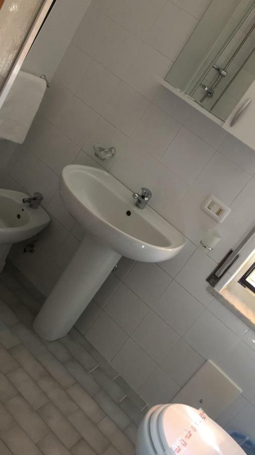 Single Room Private Bathroom,805743453:JPEG