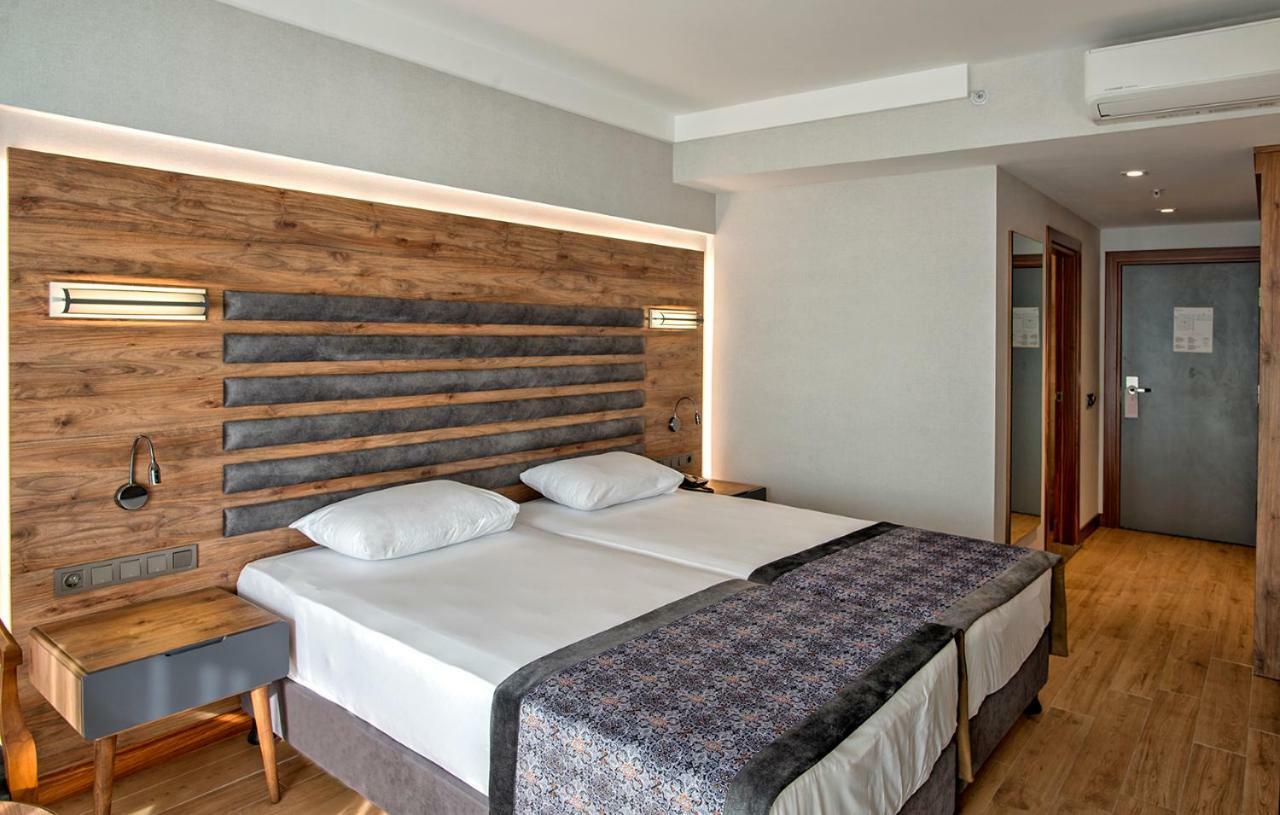 Doppelzimmer mit Poolblick