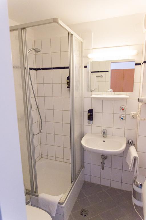 Single Room,79495110:JPEG
