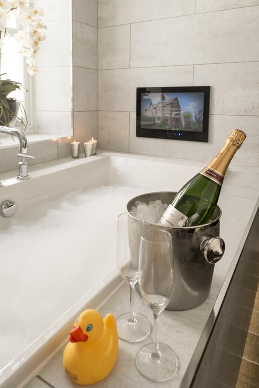 Penthouse,699783862:JPEG