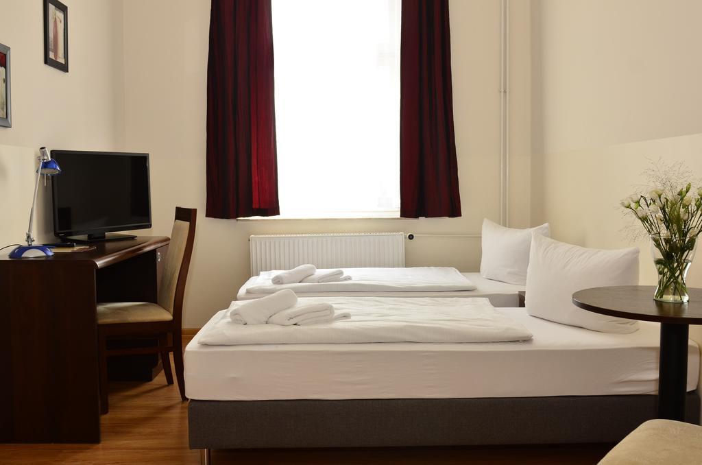 Twin Room,79592874:JPEG