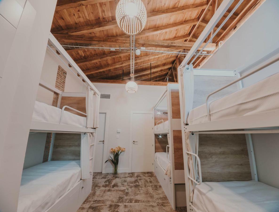 Habitación Familiar con baño (6 adultos)