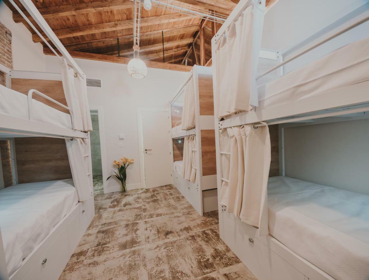 Bed in 6-Bed Mixed Dormitory Room,1640411583:JPEG