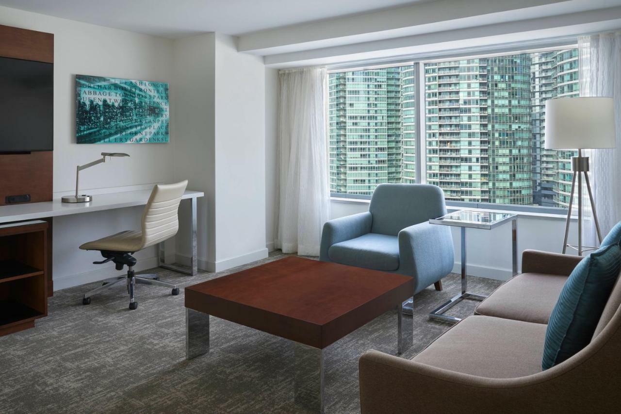 Suite 1 Chambre avec 2 Lits Doubles et Canapé-Lit - Vue sur Ville