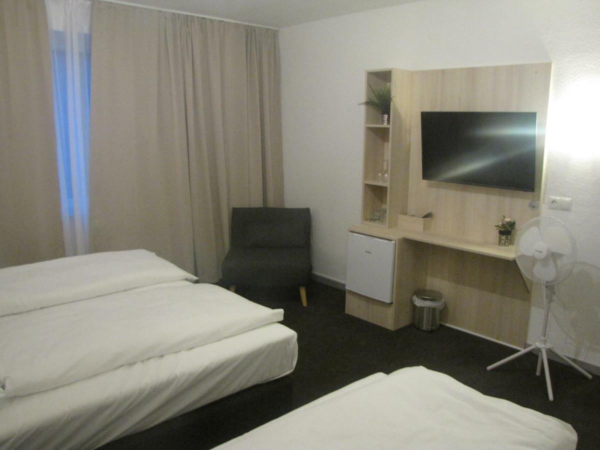 Vierbettzimmer mit Bad