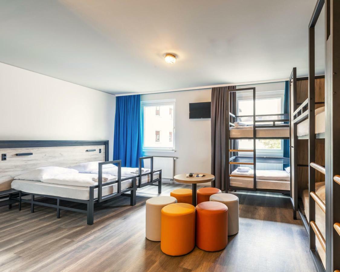 Achtbettzimmer