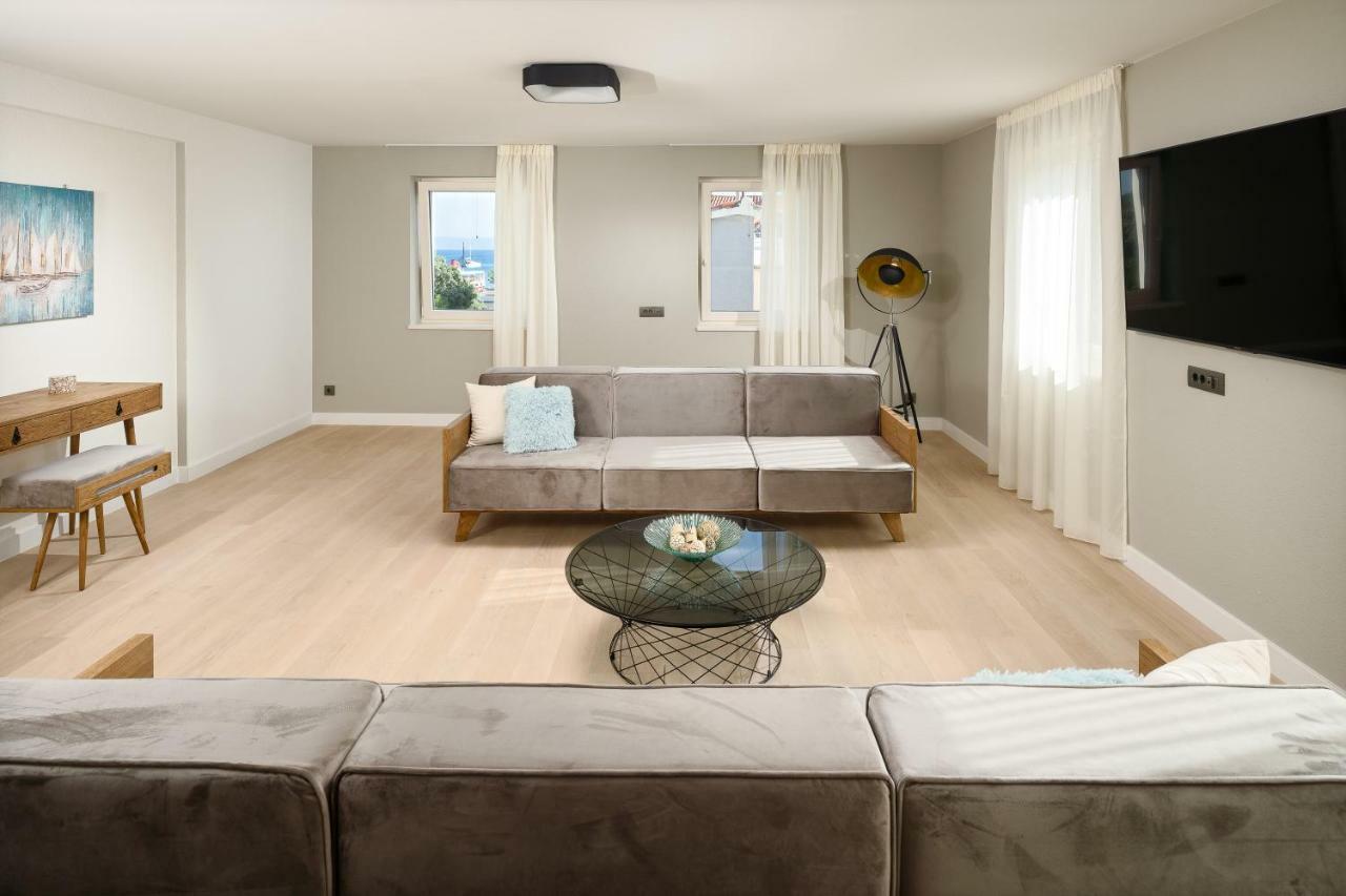 Deluxe Suite,812703573:JPEG