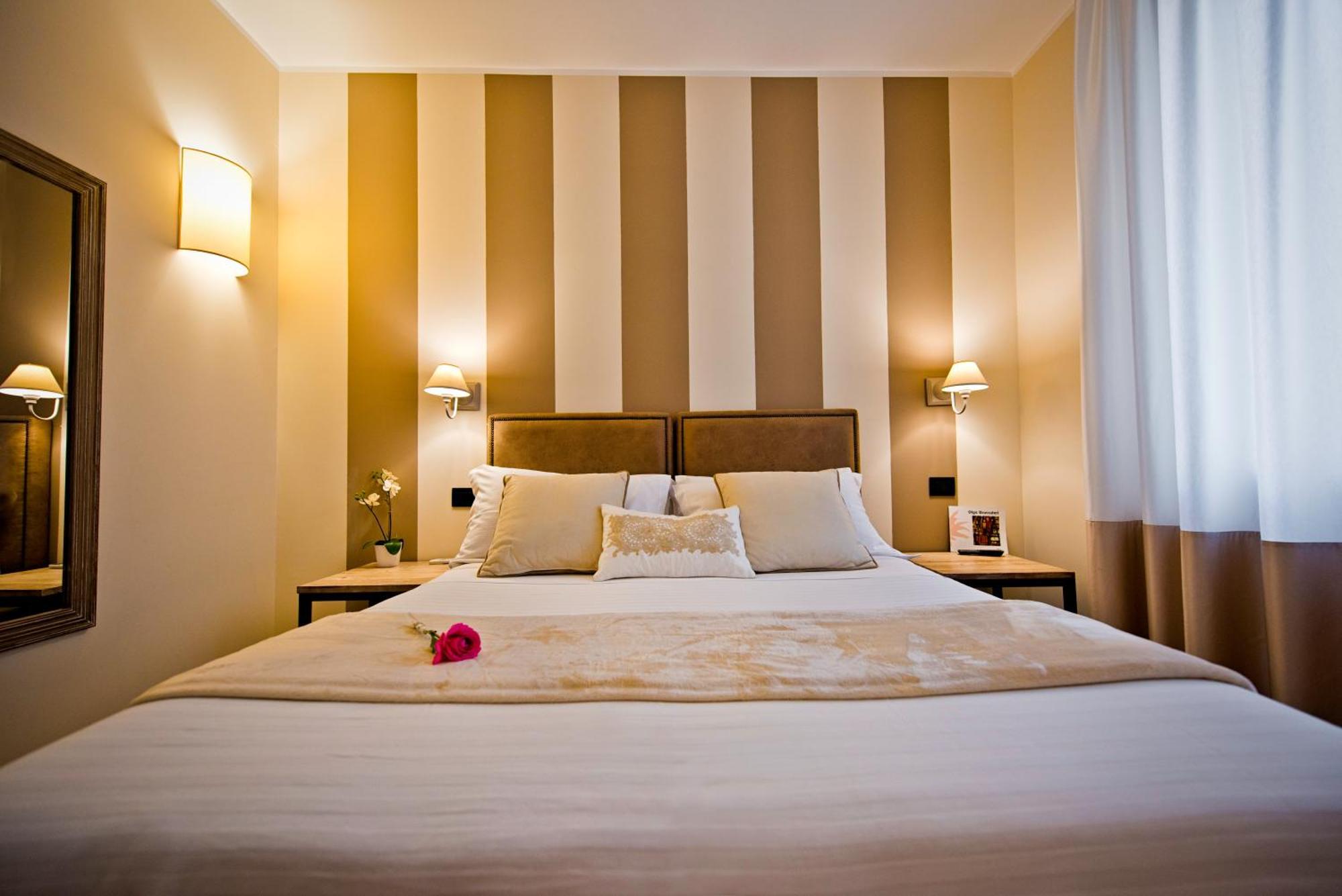 Standard Double Room,823087175:JPEG