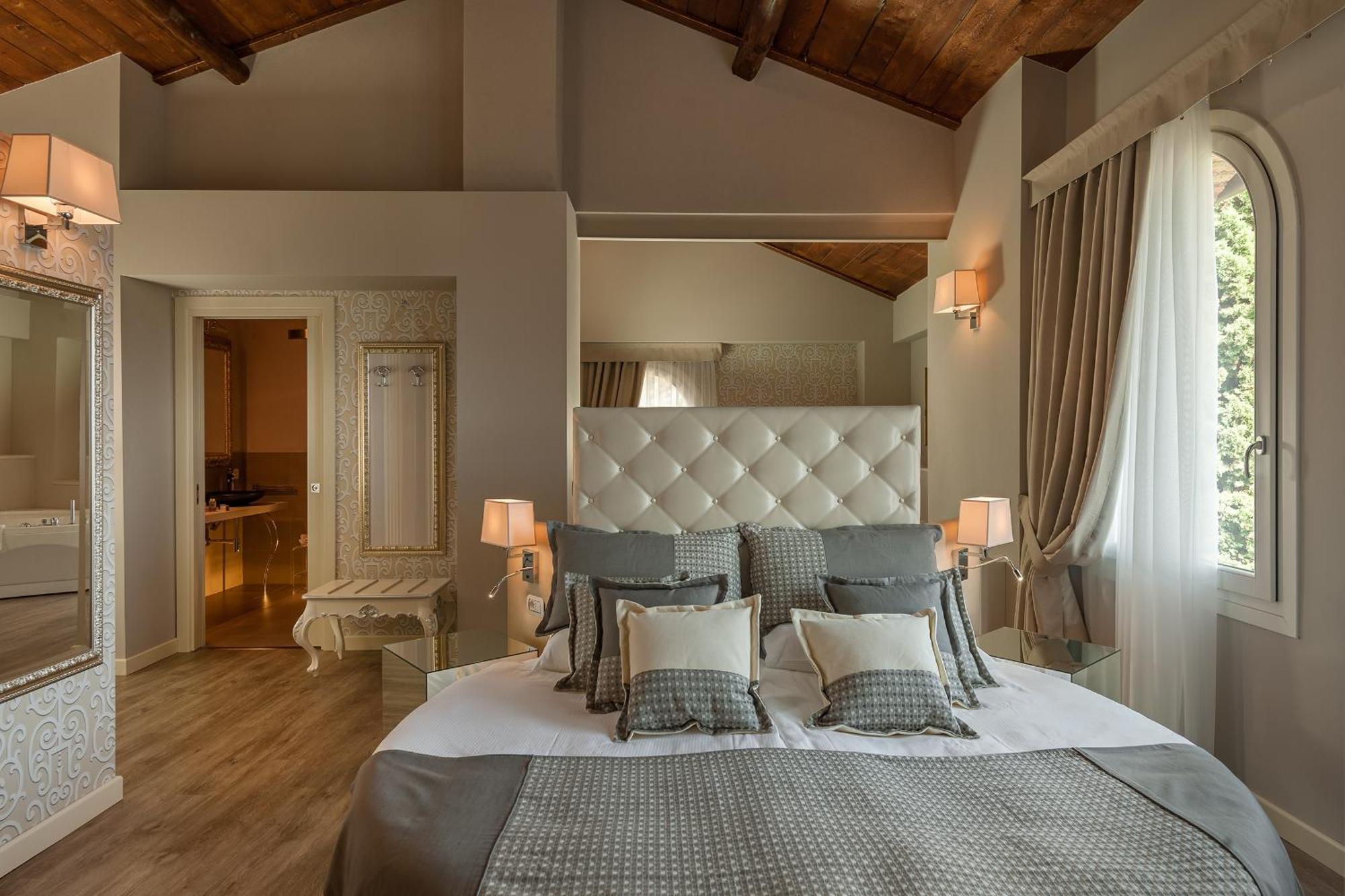 Suite Romantica con Vasca Idromassaggio