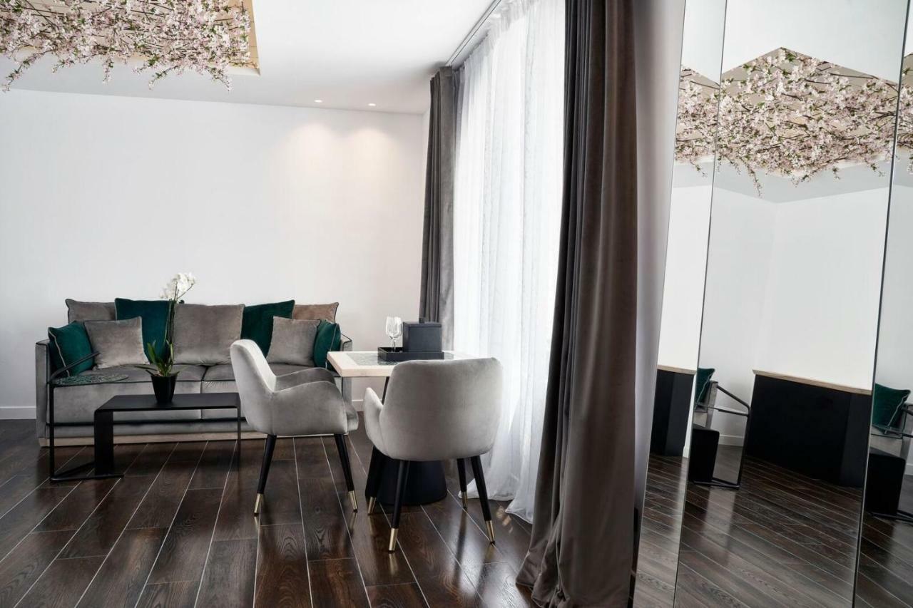 Bruidssuite met Bubbelbad en Uitzicht op Zee
