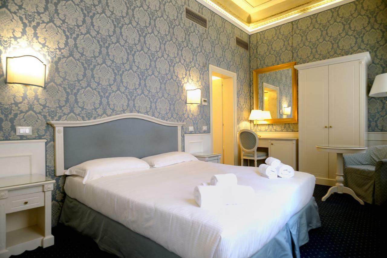 Double or Twin Room,893409961:JPEG