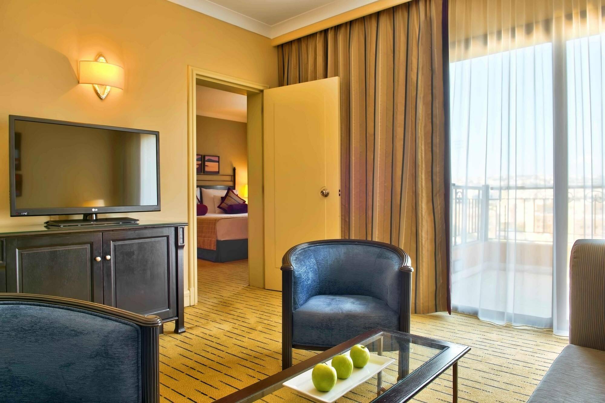 Deluxe Suite met 2 Aparte Bedden en Uitzicht op Zee