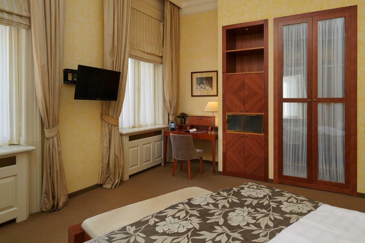 Superior Room,1278356125:JPEG